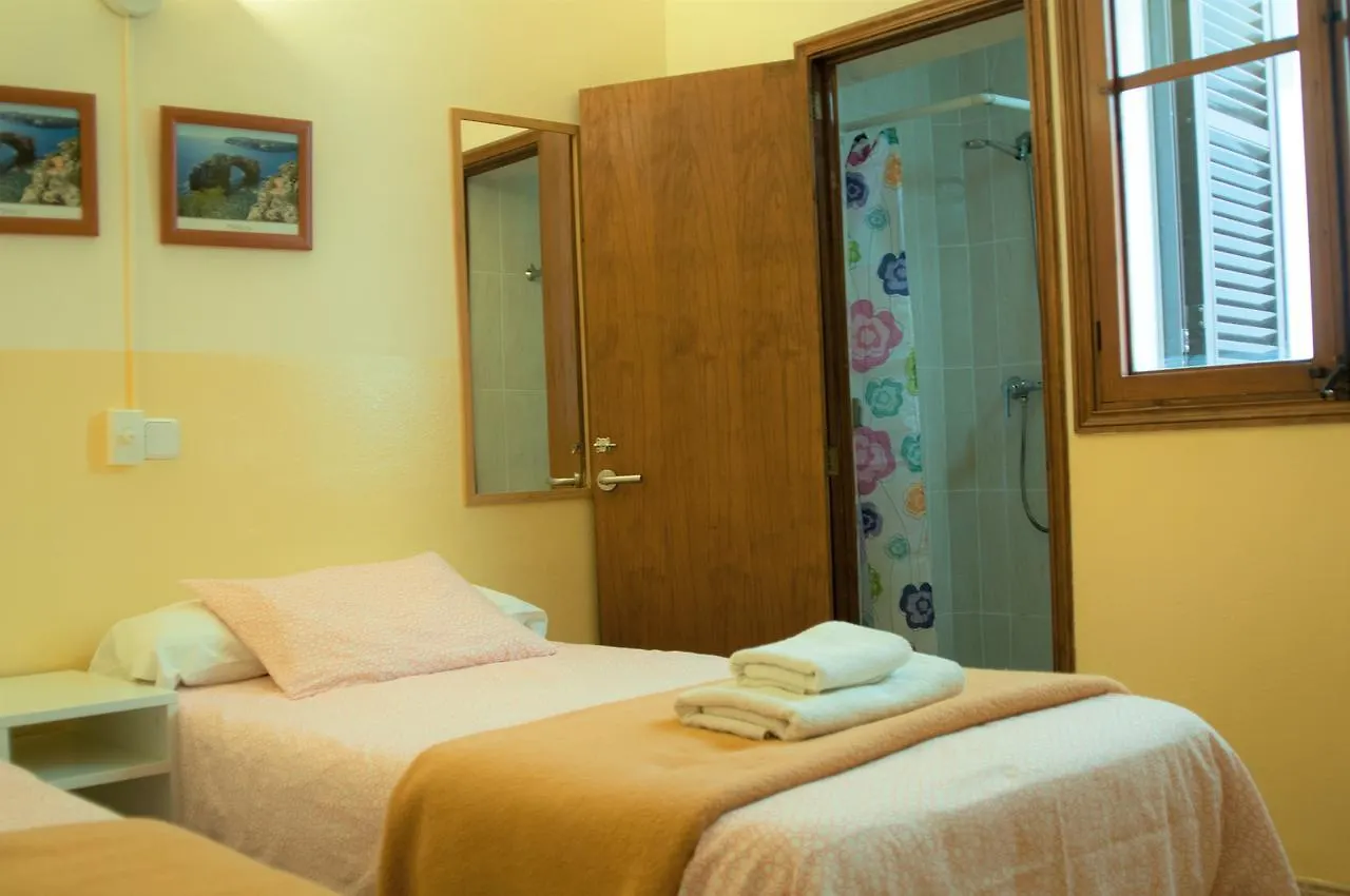 Hostal Atlanta El Arenal  Maison d'hôtes El Arenal (Mallorca)